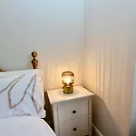Amazing Studio Apartment East London